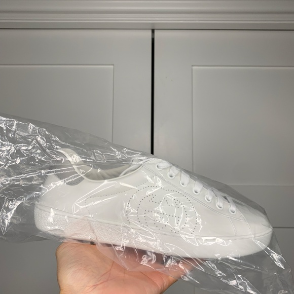 Gucci Ace Interlocking G Logo White Leather Sneakers - Picture 11 of 12